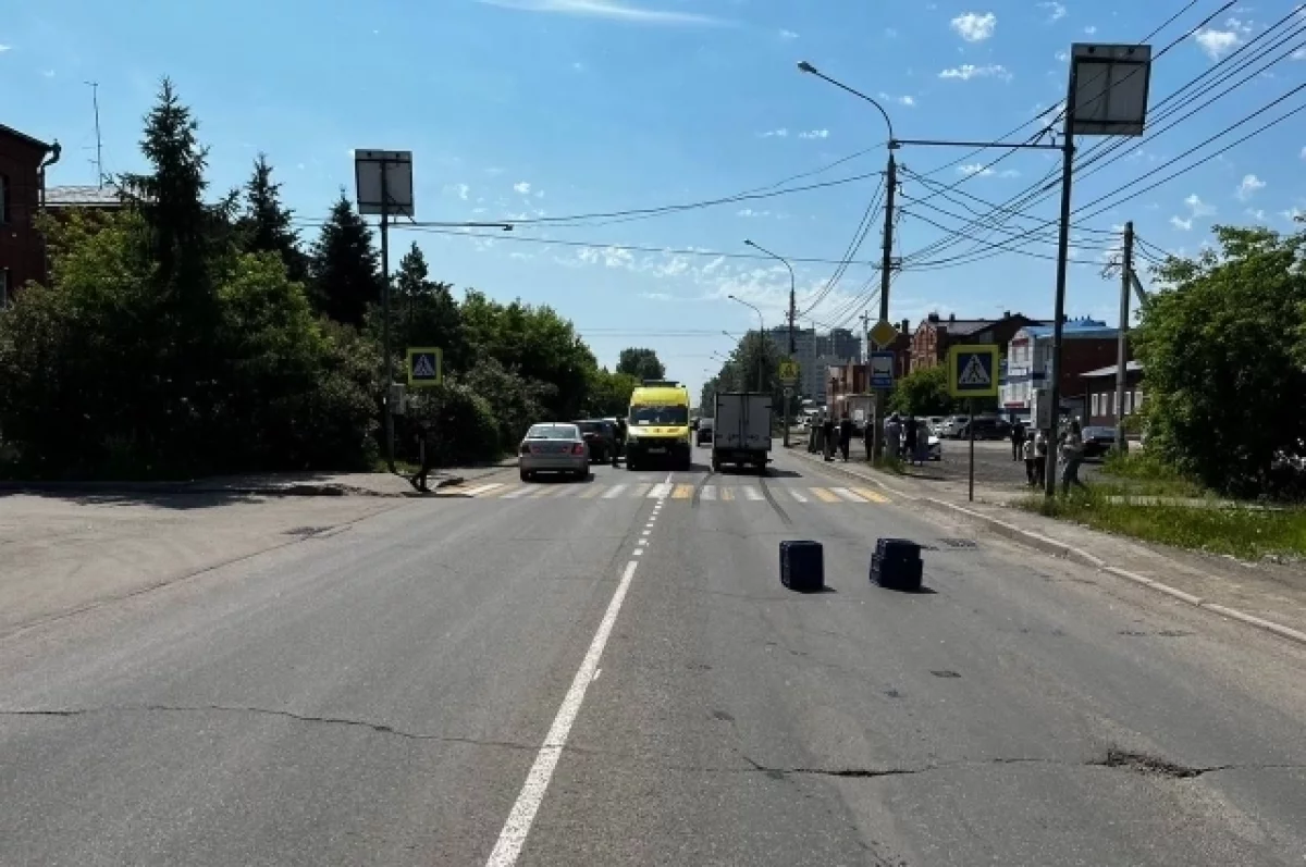 Подросток попала под колеса фургона на Московском тракте в Томске